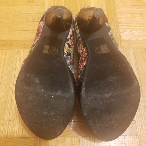 Floral Stilletos w. Platform - Picture 5 of 7